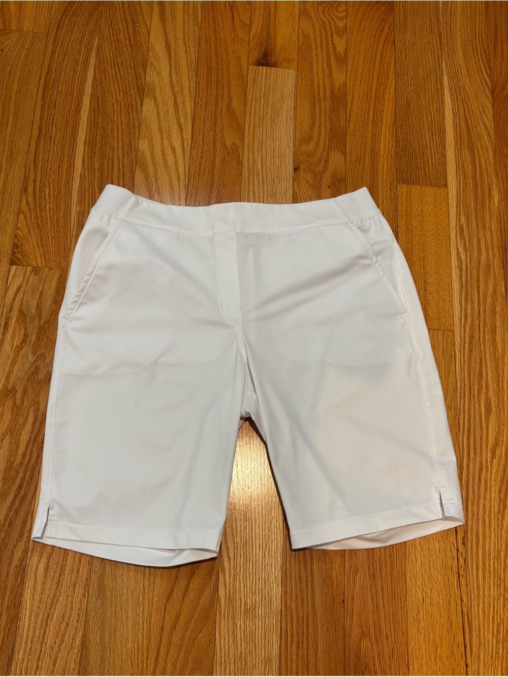 Vineyard Vines White Women’s Golf Shorts